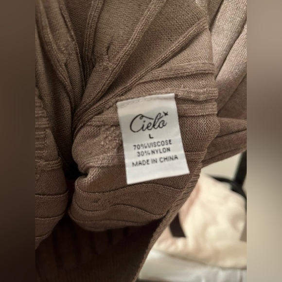 CIELO short sleeve SWEATER blouse NWT size L light tan/beige - Picture 5 of 6